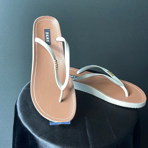Dkny Shoes - DKNY Sandals Size 9. K3622581.